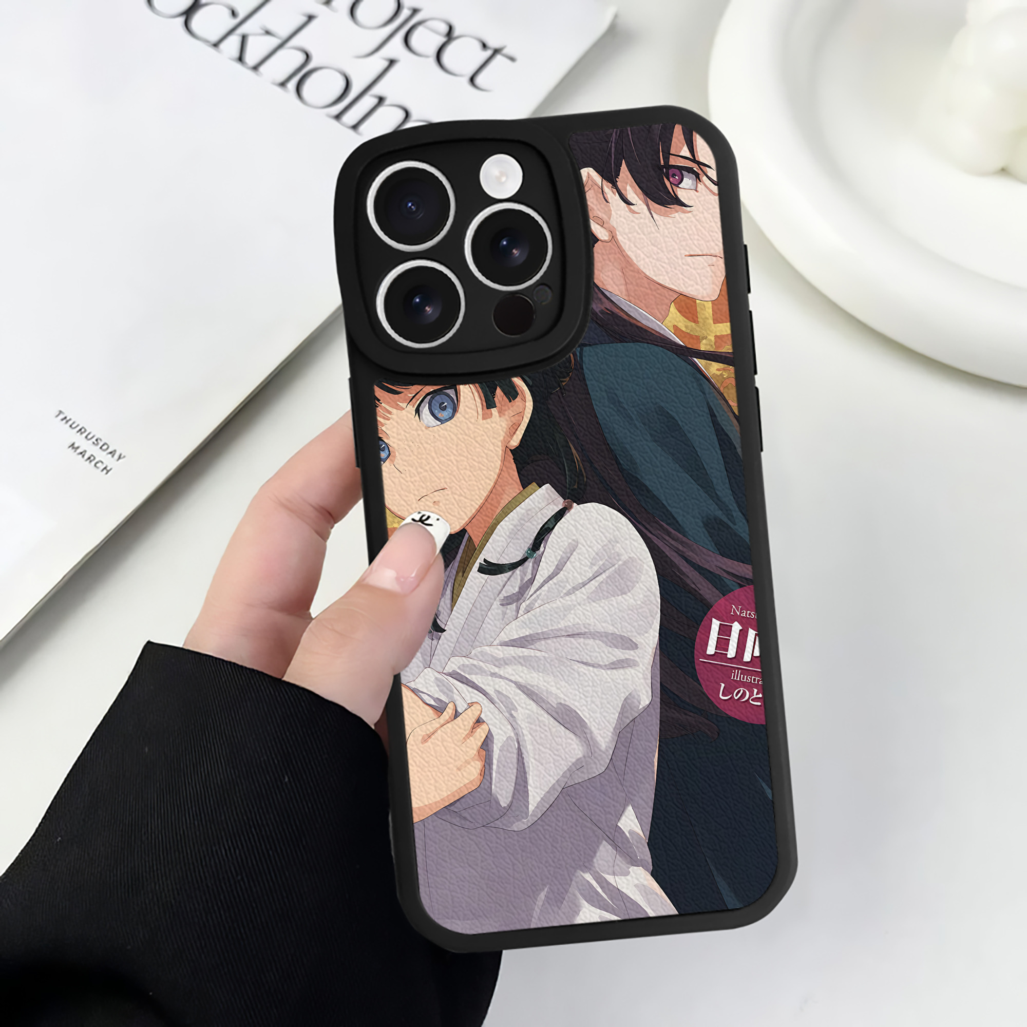 薬屋のひとりごと The Apothecary Diaries 【iPhone 16シリーズ対応】シリコンスマホケース（レザー調） 材質：シリコン